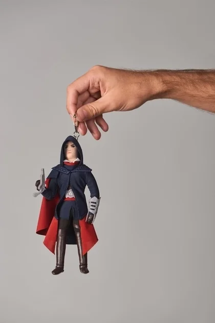 Брелок WP Merchandise плюшевый ASSASSINS CREED Evie Frye 20 см. -   -