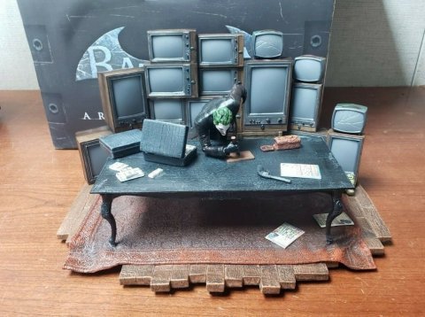 Batman- Arkham Origins [Collector's Edition] XBox 360 2013 -   -  