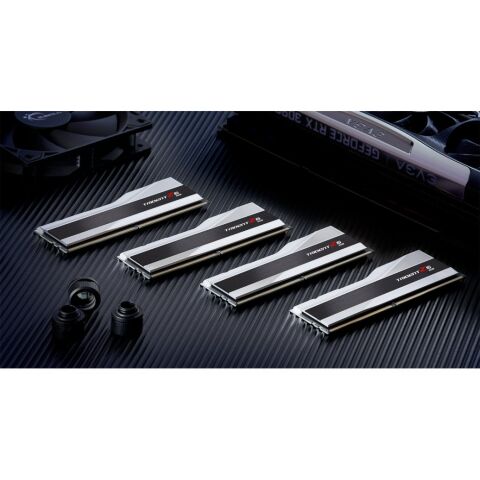 Модуль памяти для компьютера DDR5 32GB (2x16GB) 6000 MHz Trident Z5 RGB Silver G.Skill (F5-6000J3636F16GX2-TZ5RS) - Модули памяти для компьютера  - Модули памяти для компьютера 