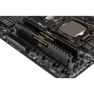 Модуль памяти для компьютера DDR4 16GB (2x8GB) 3200 MHz Vengeance Corsair (CMK16GX4M2E3200C16)